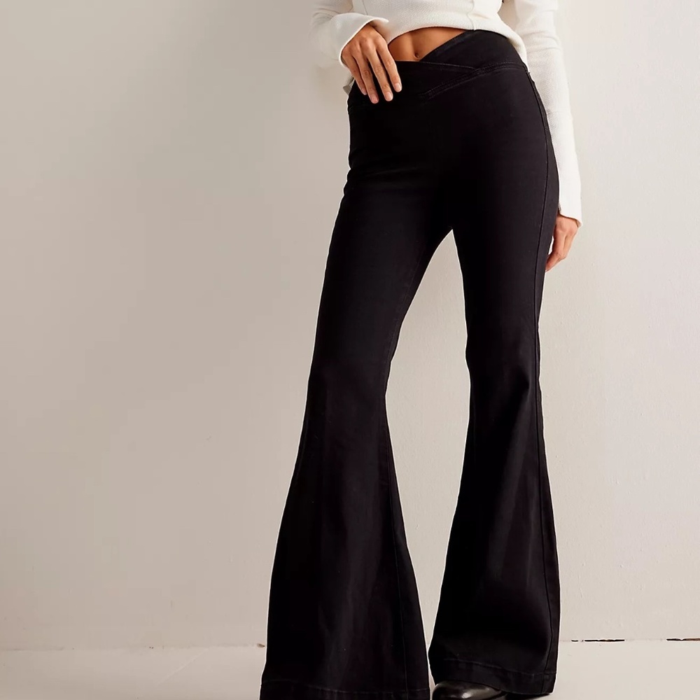 NWT We The Free Venice Beach Flare Jeans - Picture 2 of 7